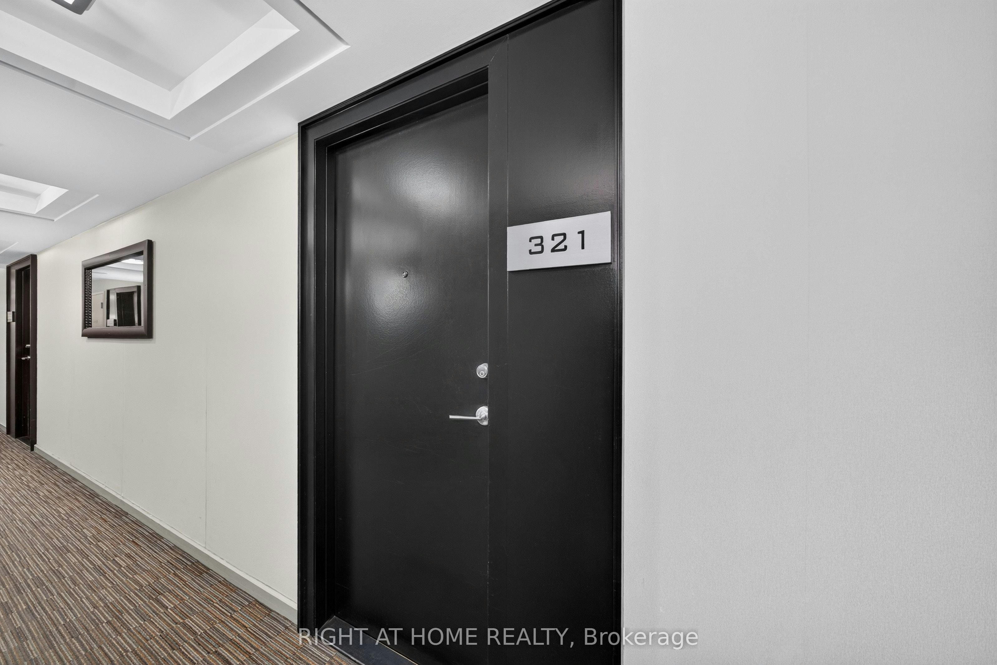 321-231 Fort York Boulevard, Toronto, ON, M5V 1B2 - 2