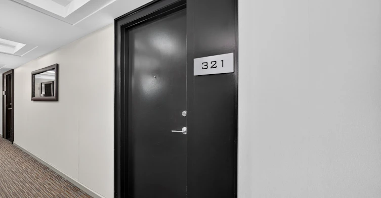 321-231 Fort York Boulevard, Toronto, ON, M5V 1B2 - 2