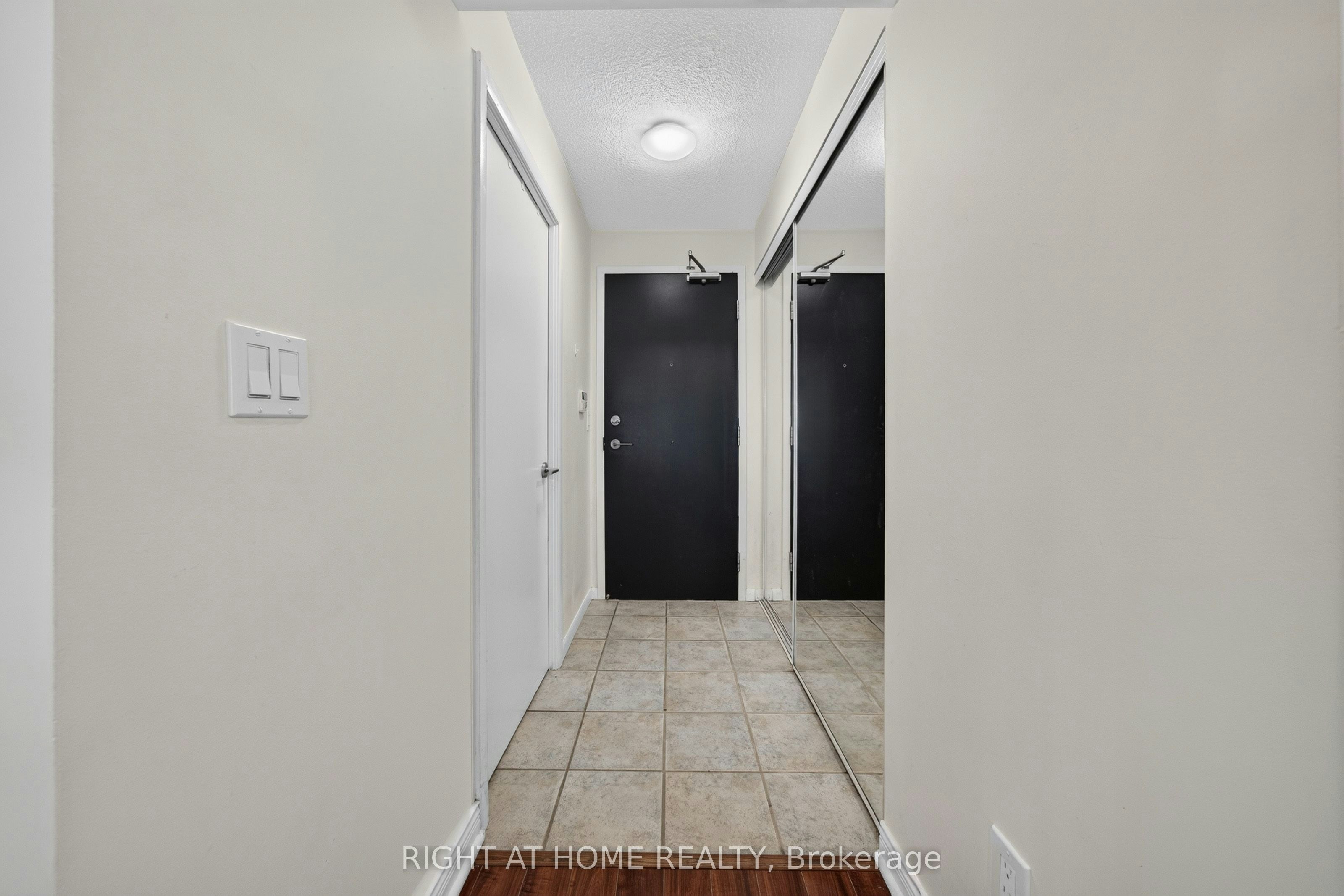 321-231 Fort York Boulevard, Toronto, ON, M5V 1B2 - 3
