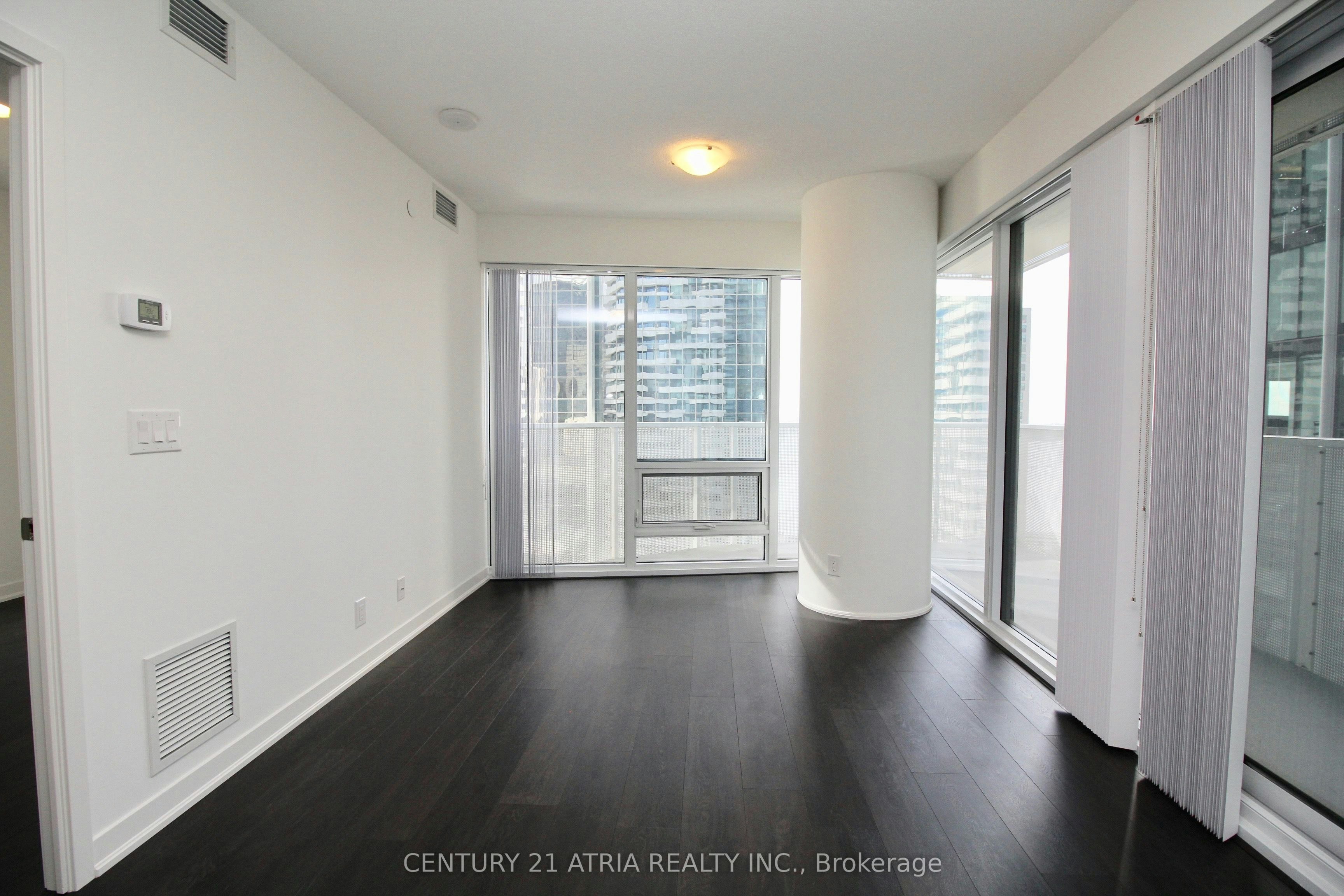 2510-100 Harbour Street, Toronto, ON, M5J 0B5 - 6