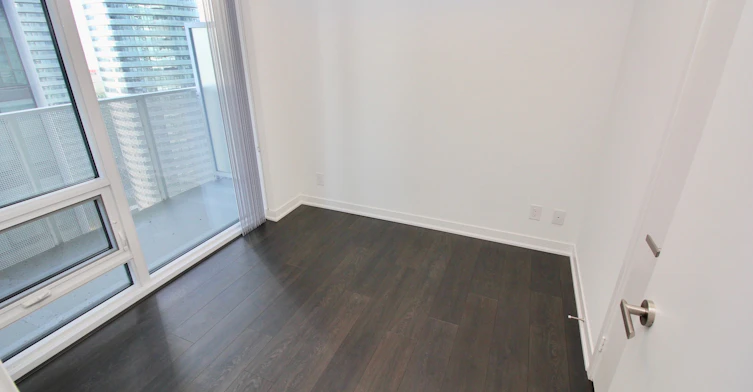 2510-100 Harbour Street, Toronto, ON, M5J 0B5 - 10