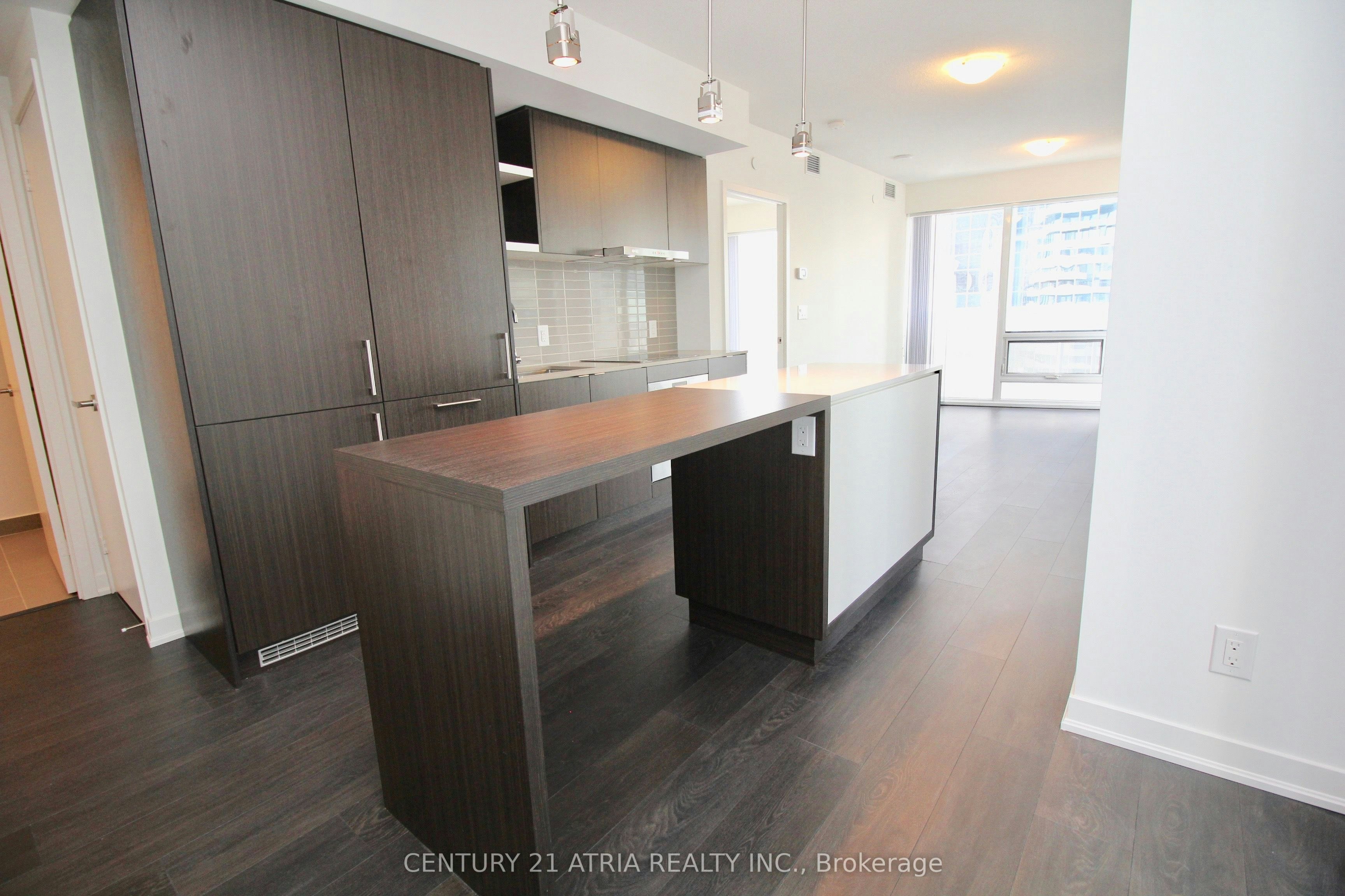 2510-100 Harbour Street, Toronto, ON, M5J 0B5 - 2