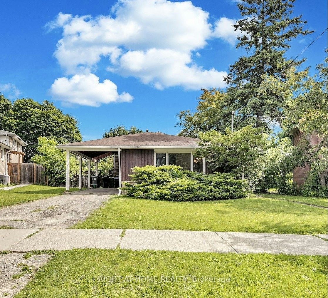 5 Clareville Crescent, Toronto, ON, M2J 2B9