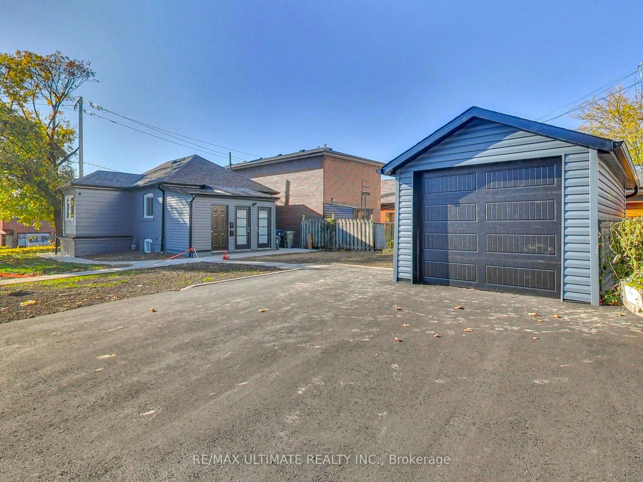 Lower-614 Northcliffe Boulevard, Toronto, ON, M6E 3L9 - 14