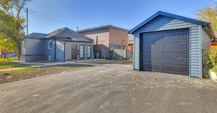 Lower-614 Northcliffe Boulevard, Toronto, ON, M6E 3L9 - 14