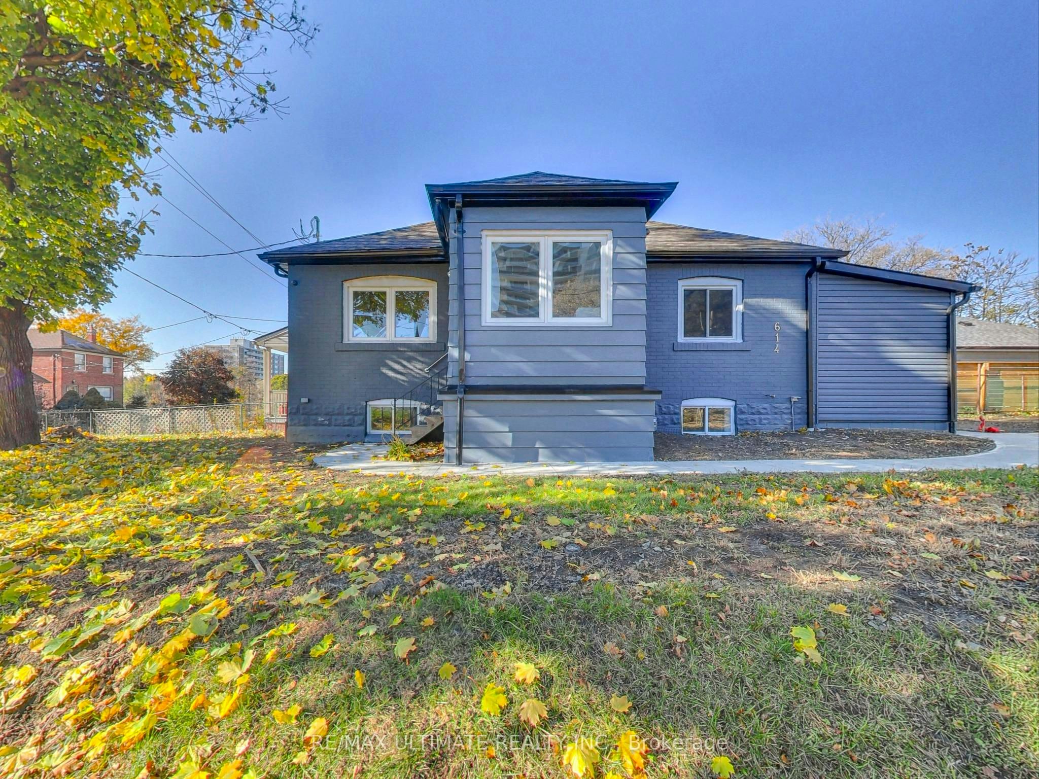 Lower-614 Northcliffe Boulevard, Toronto, ON, M6E 3L9 - 12