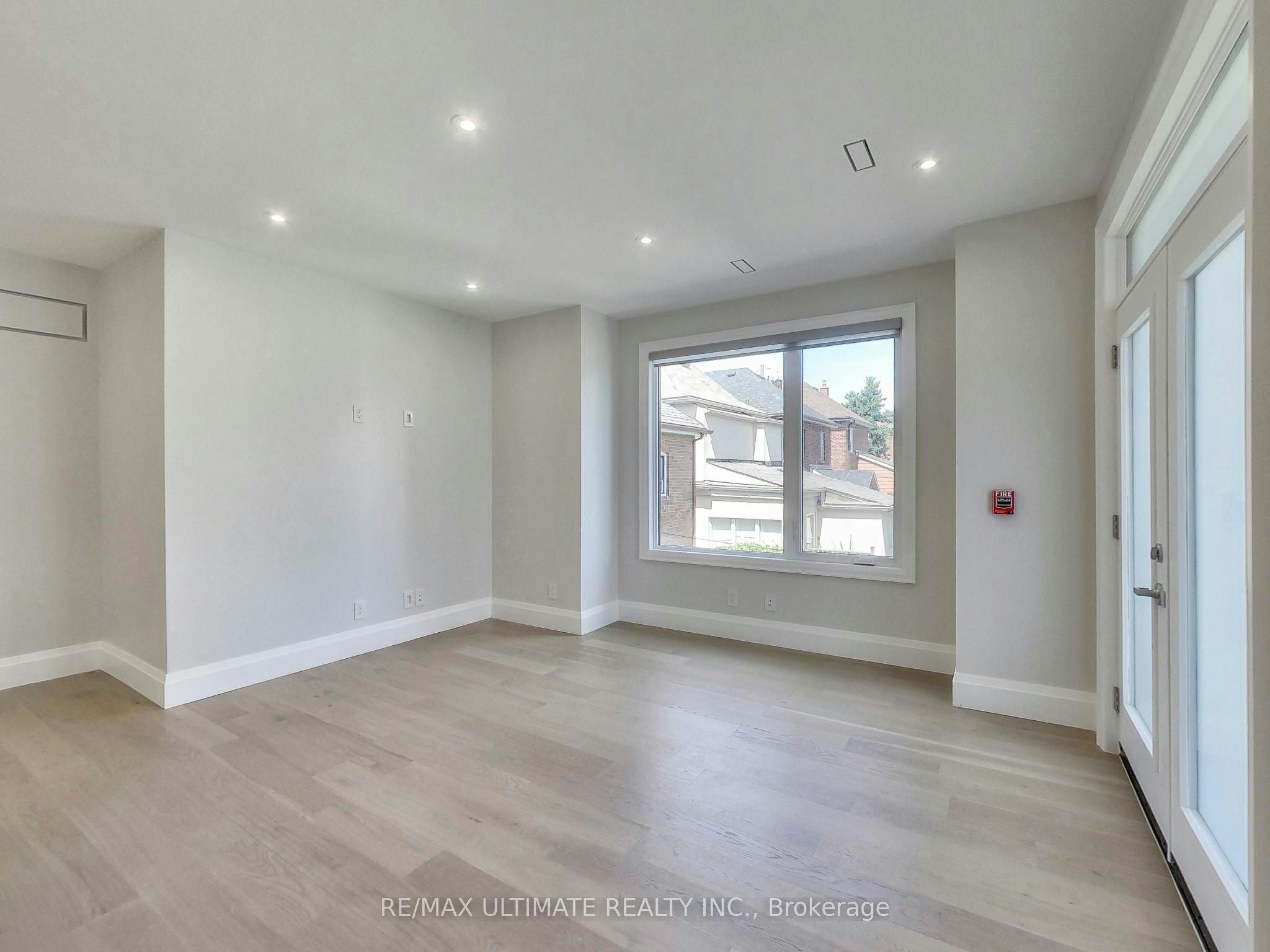 201-387 Glenholme Avenue, Toronto, ON, M6E 3E6 - 11
