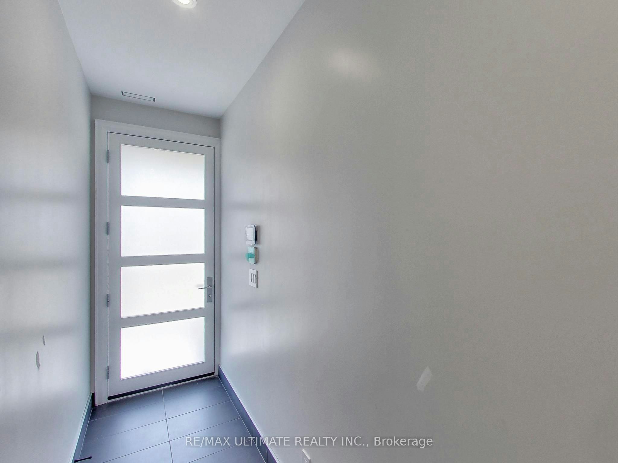 201-387 Glenholme Avenue, Toronto, ON, M6E 3E6 - 3