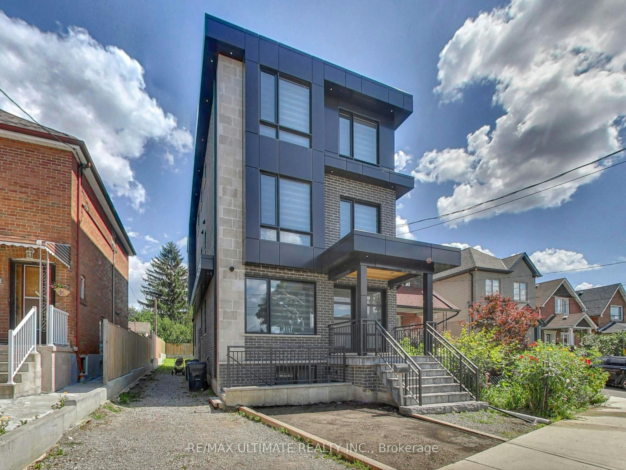 201-387 Glenholme Avenue, Toronto, ON, M6E 3E6