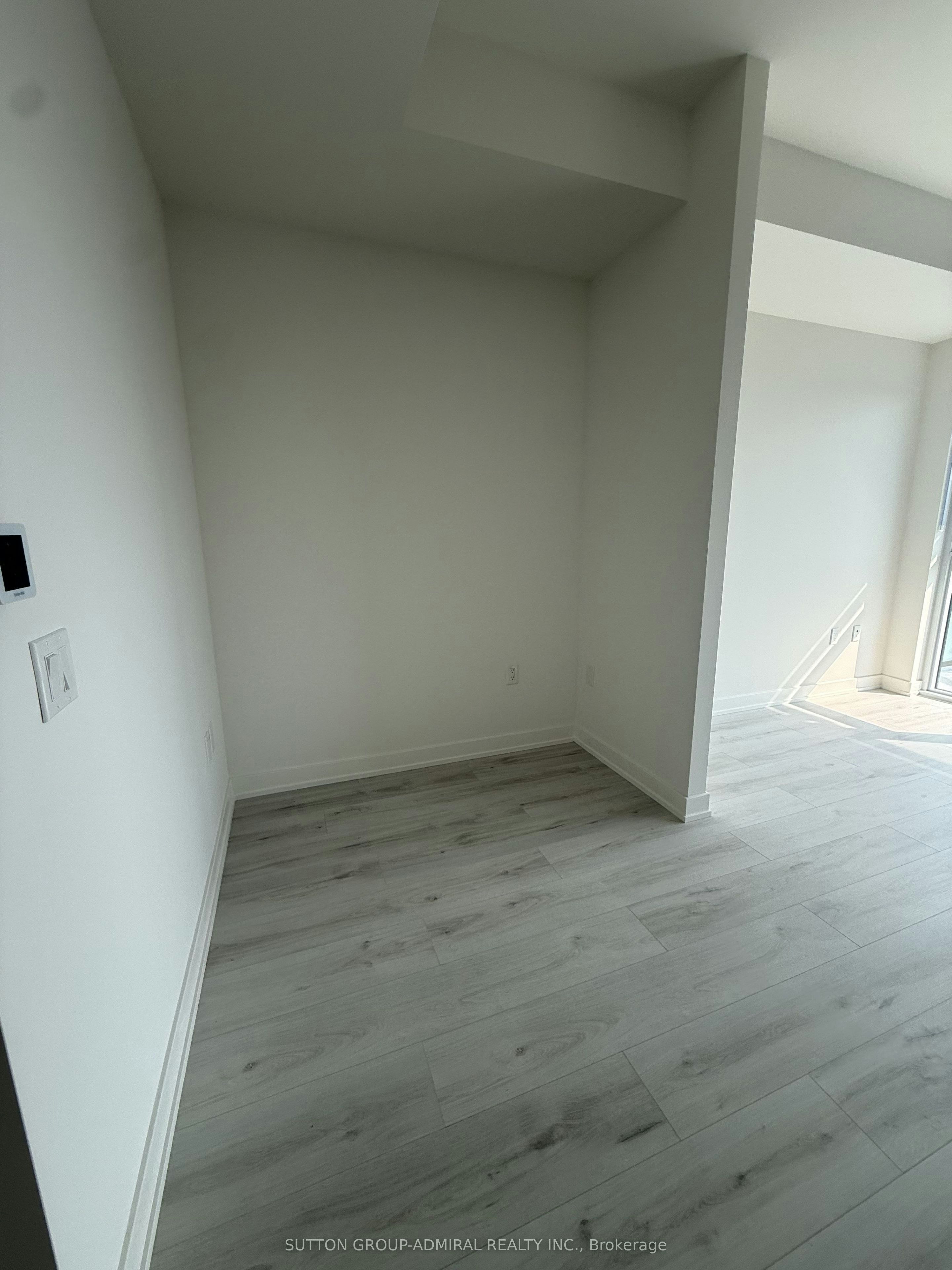 # 2204 N-120 Broadway Avenue, Toronto, ON, M4P 0E9 - 10
