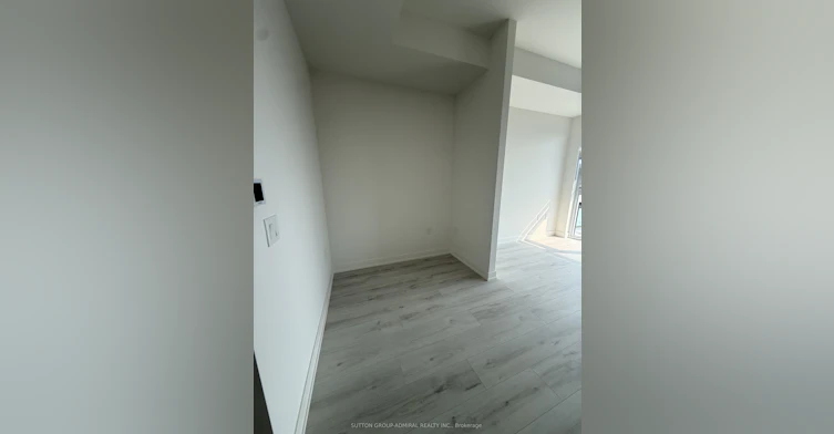 # 2204 N-120 Broadway Avenue, Toronto, ON, M4P 0E9 - 10