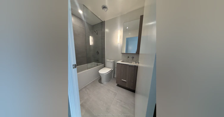 # 2204 N-120 Broadway Avenue, Toronto, ON, M4P 0E9 - 7
