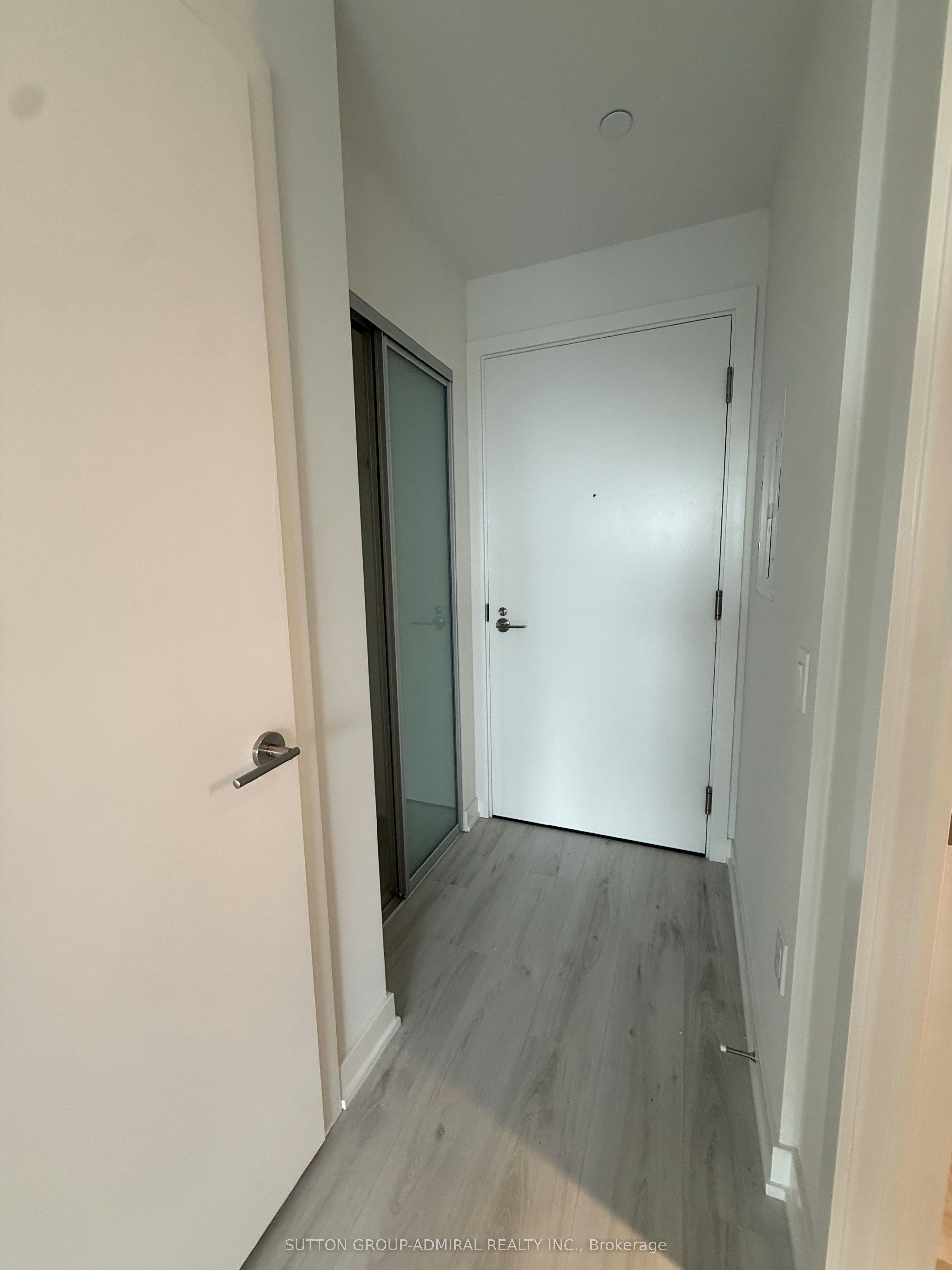 # 2204 N-120 Broadway Avenue, Toronto, ON, M4P 0E9 - 8