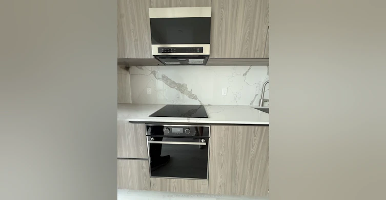 # 2204 N-120 Broadway Avenue, Toronto, ON, M4P 0E9 - 6