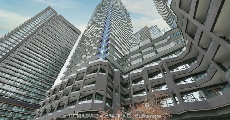 # 2204 N-120 Broadway Avenue, Toronto, ON, M4P 0E9