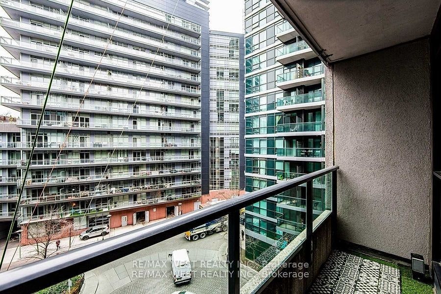 634-600 Fleet Street, Toronto, ON, M5V 1B7 - 2