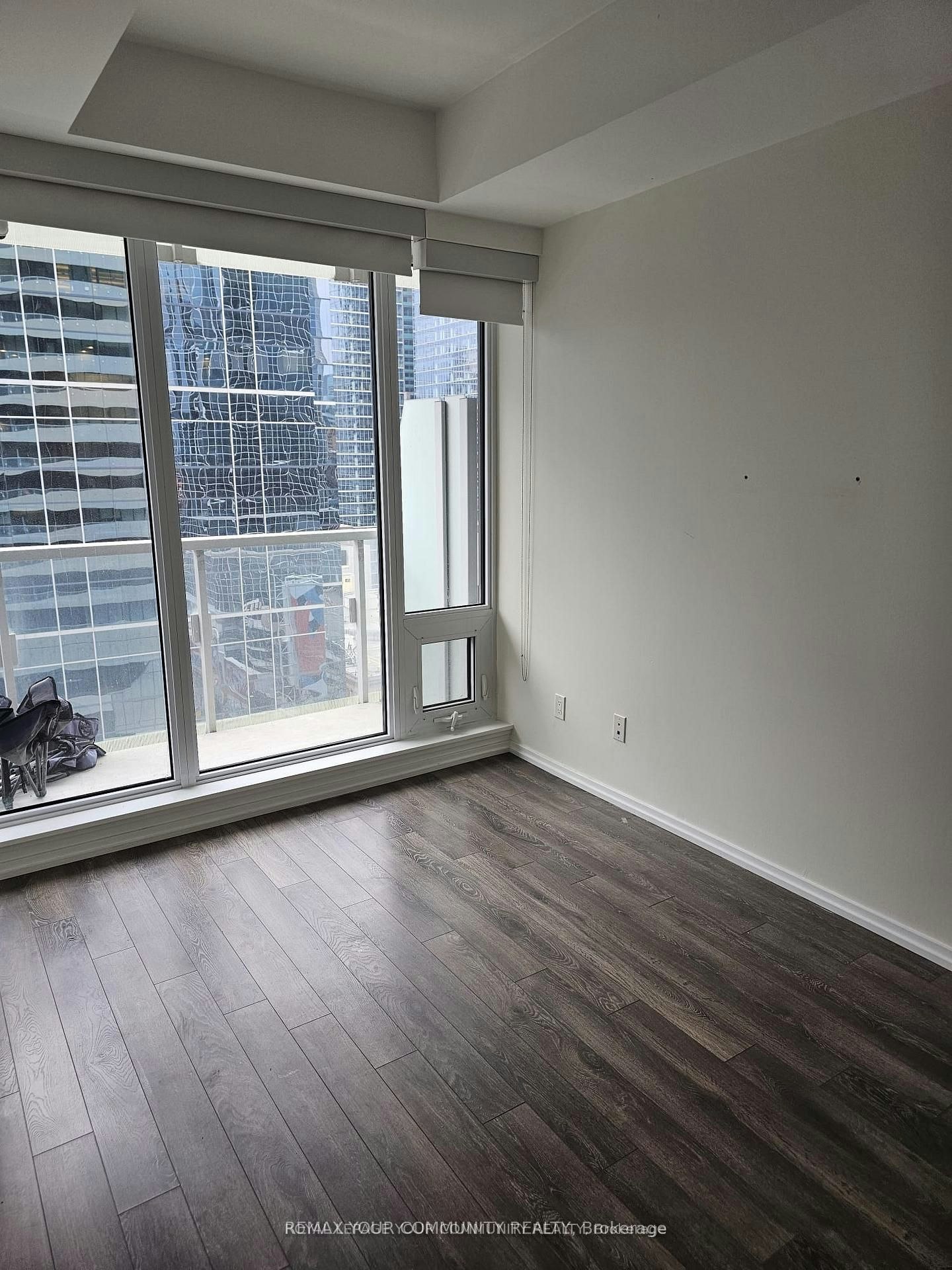 1607-197 Yonge Street, Toronto, ON, M5B 0C1 - 7