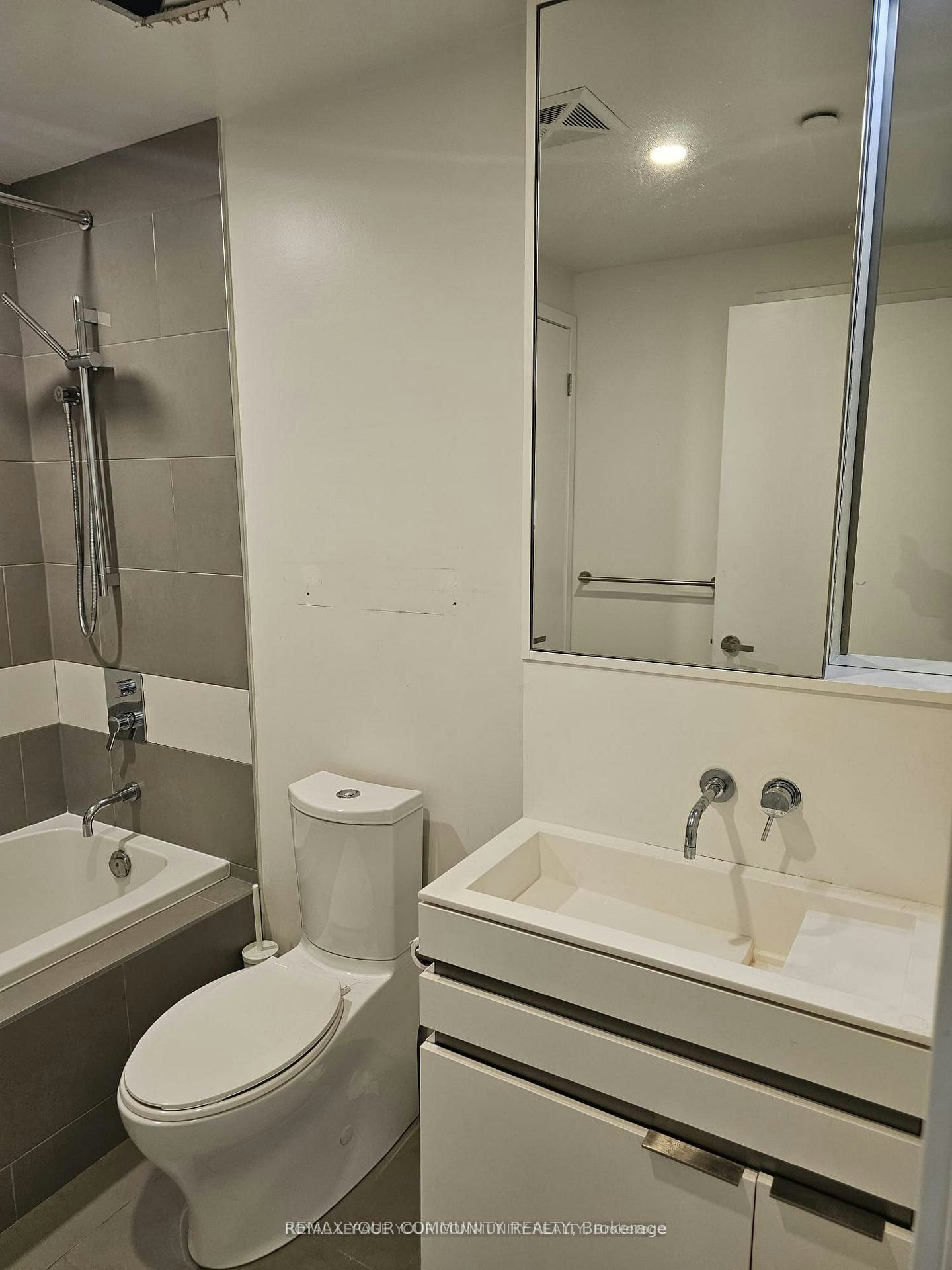 1607-197 Yonge Street, Toronto, ON, M5B 0C1 - 14
