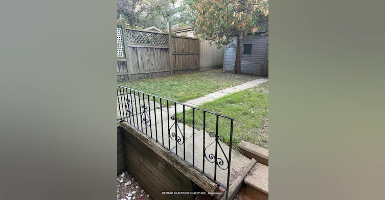 LL-22 Gormley Avenue, Toronto, ON, M4V 1Y8 - 6