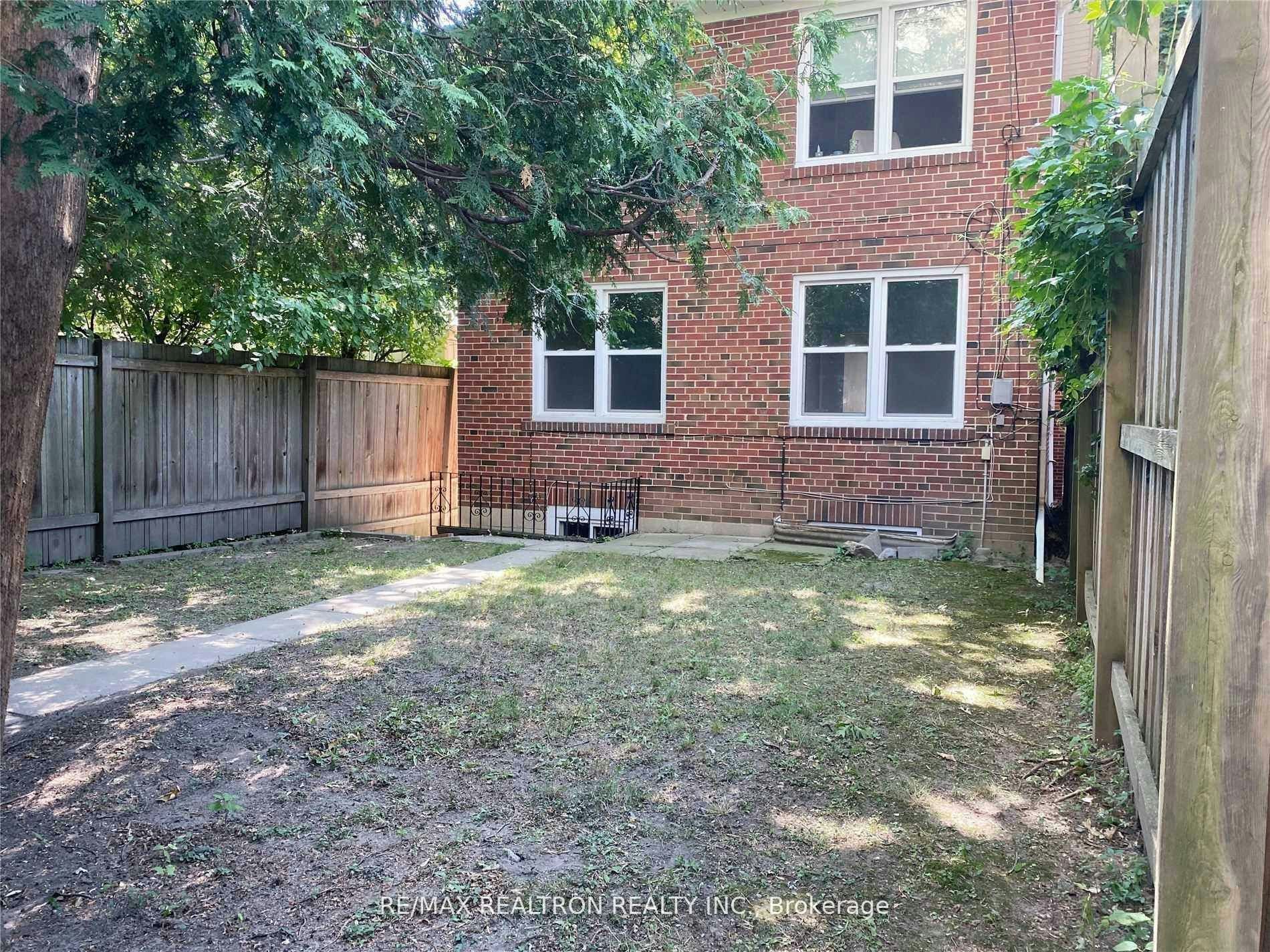 Main-22 Gormley Avenue N, Toronto, ON, M4V 1Y8 - 9