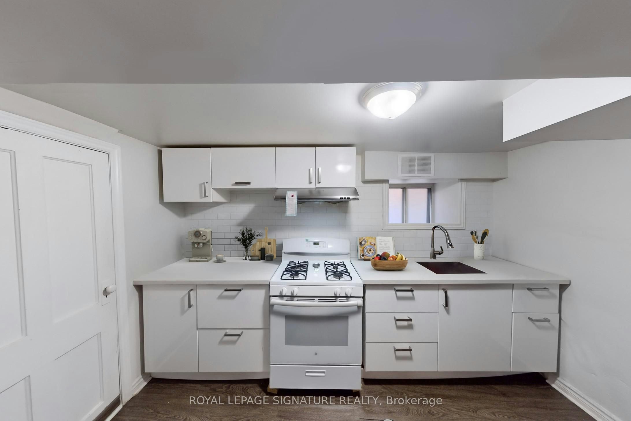 Lower-553 Euclid Avenue, Toronto, ON, M6G 2T3 - 8