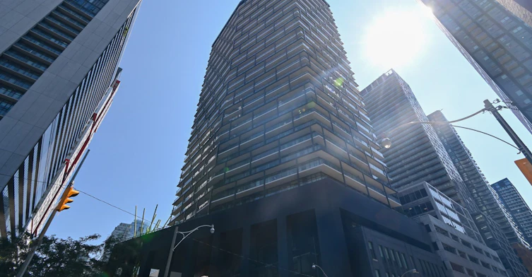 2004-125 Peter Street, Toronto, ON, M5V 0M2