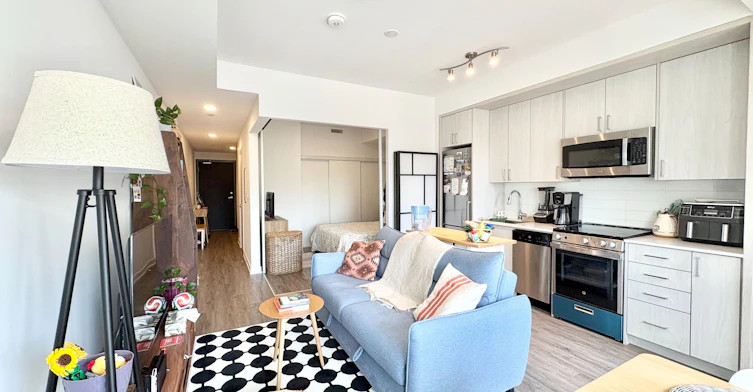 605-1 Cardiff Road, Toronto, ON, M4P 0G2