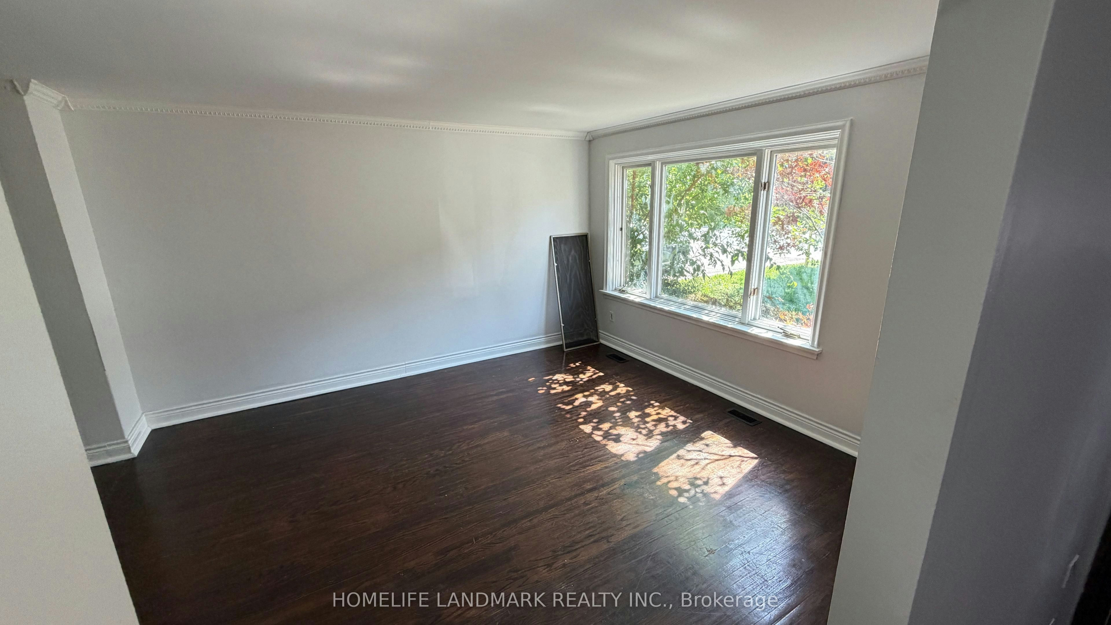 702 Sheppard Ave E Avenue E, Toronto, ON, M2K 1B7 - 6