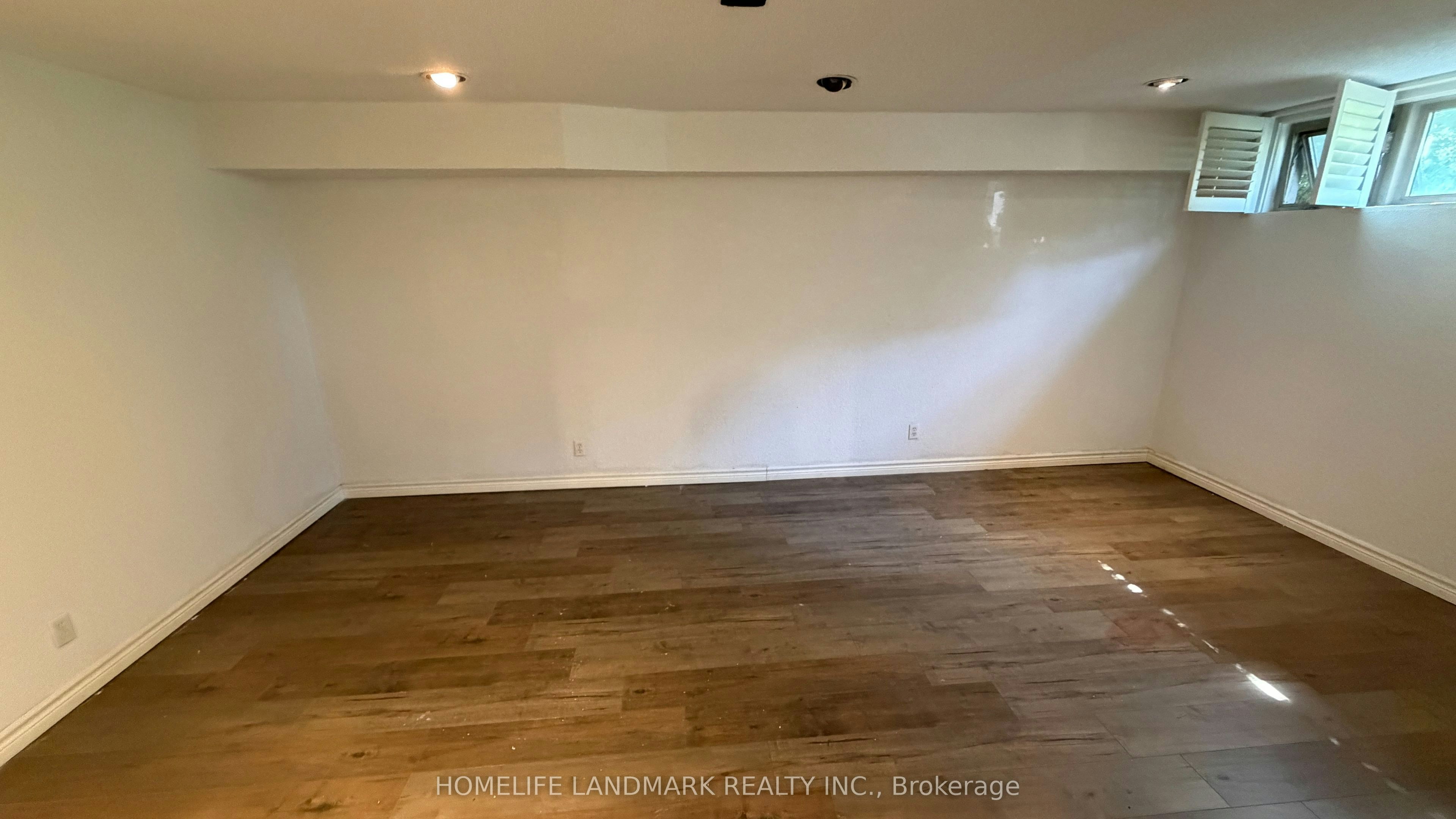 702 Sheppard Ave E Avenue E, Toronto, ON, M2K 1B7 - 34