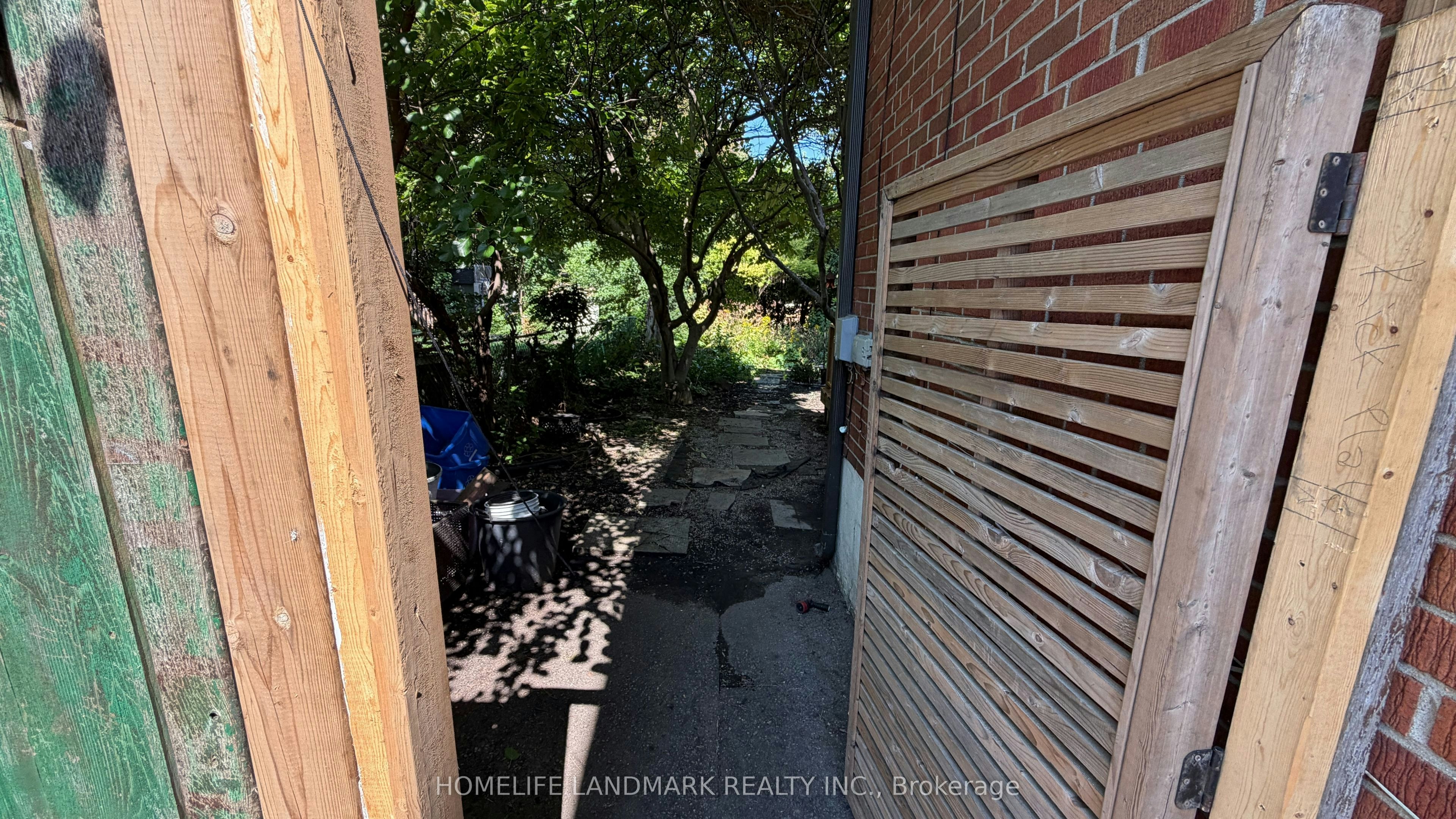 702 Sheppard Ave E Avenue E, Toronto, ON, M2K 1B7 - 40