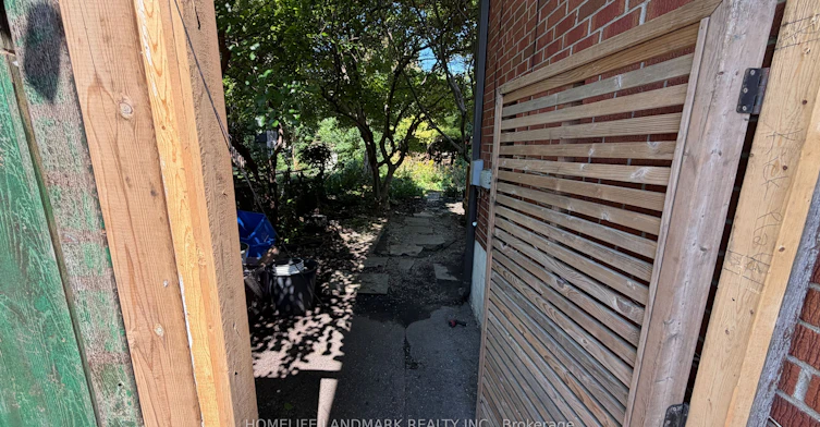 702 Sheppard Ave E Avenue E, Toronto, ON, M2K 1B7 - 40