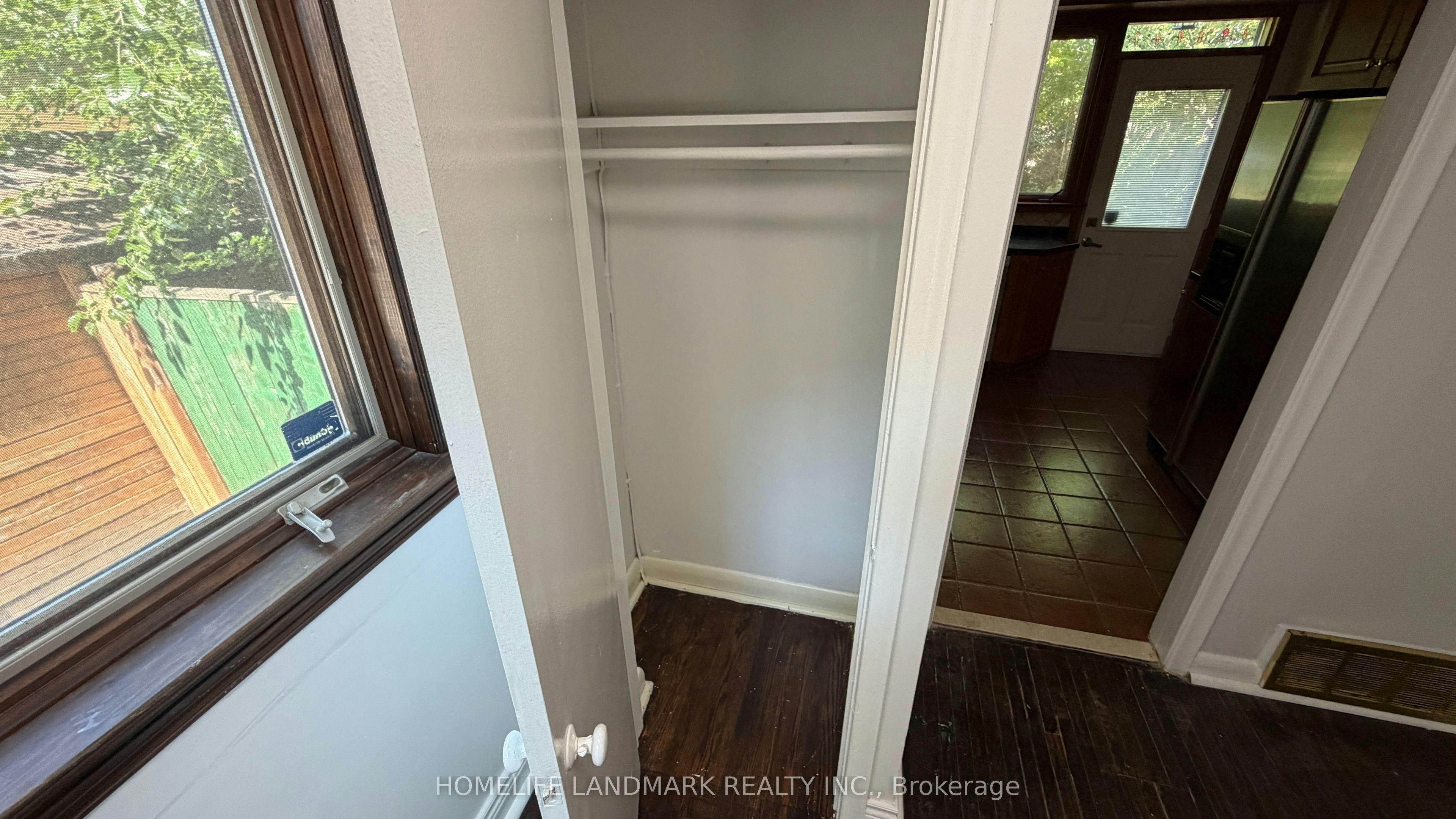 702 Sheppard Ave E Avenue E, Toronto, ON, M2K 1B7 - 17