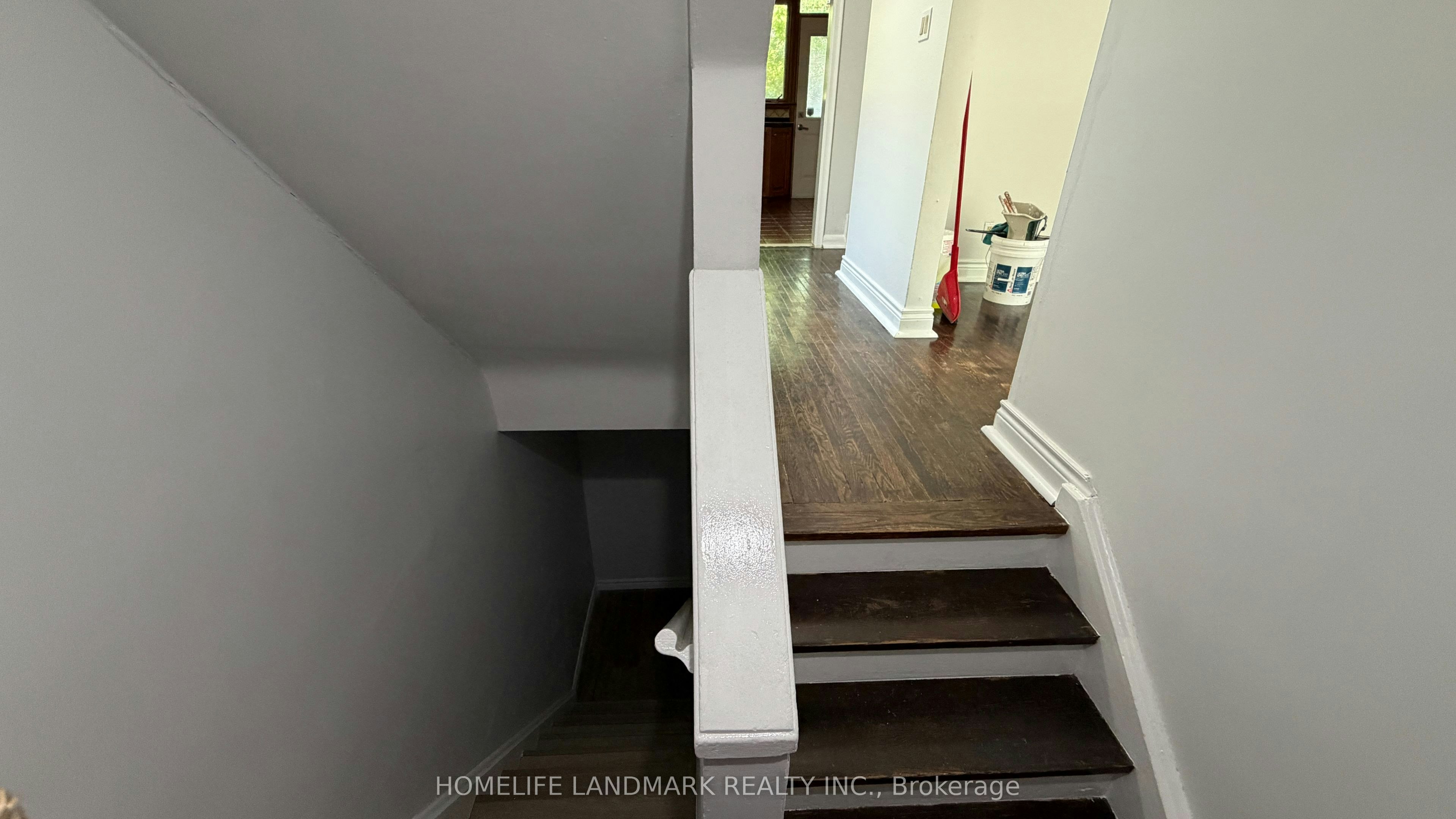 702 Sheppard Ave E Avenue E, Toronto, ON, M2K 1B7 - 5