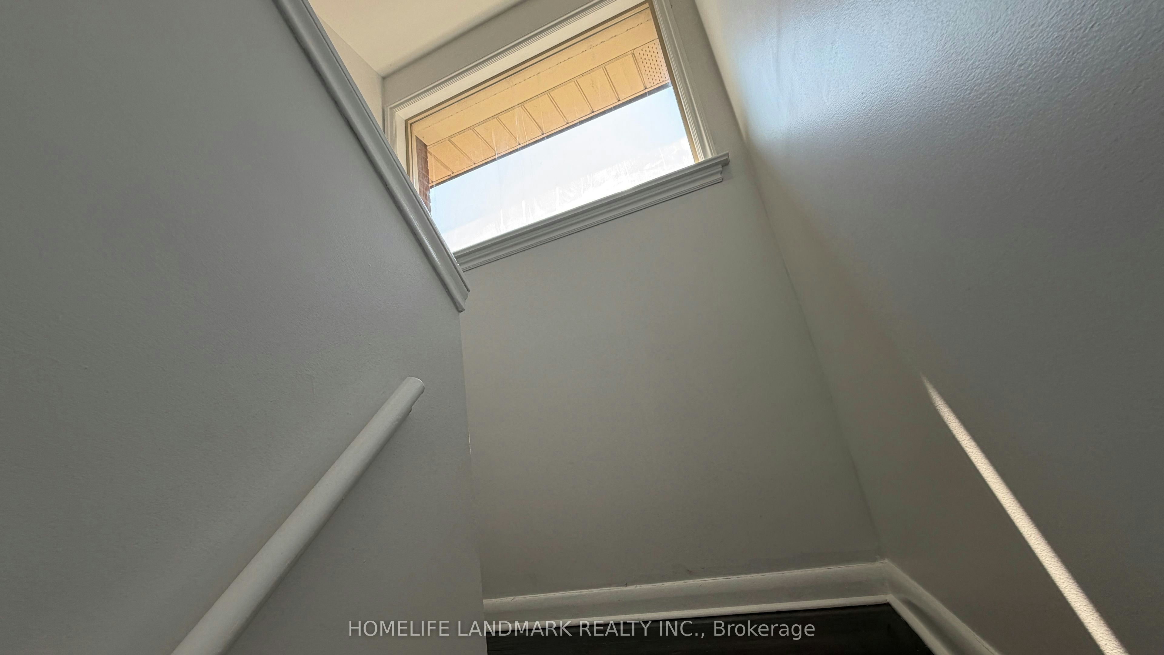 702 Sheppard Ave E Avenue E, Toronto, ON, M2K 1B7 - 19