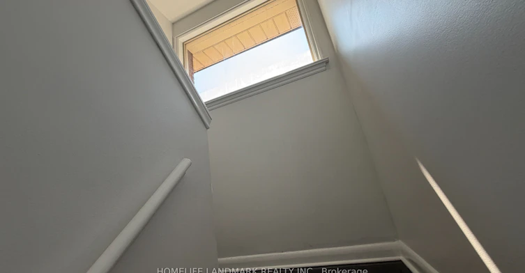 702 Sheppard Ave E Avenue E, Toronto, ON, M2K 1B7 - 19