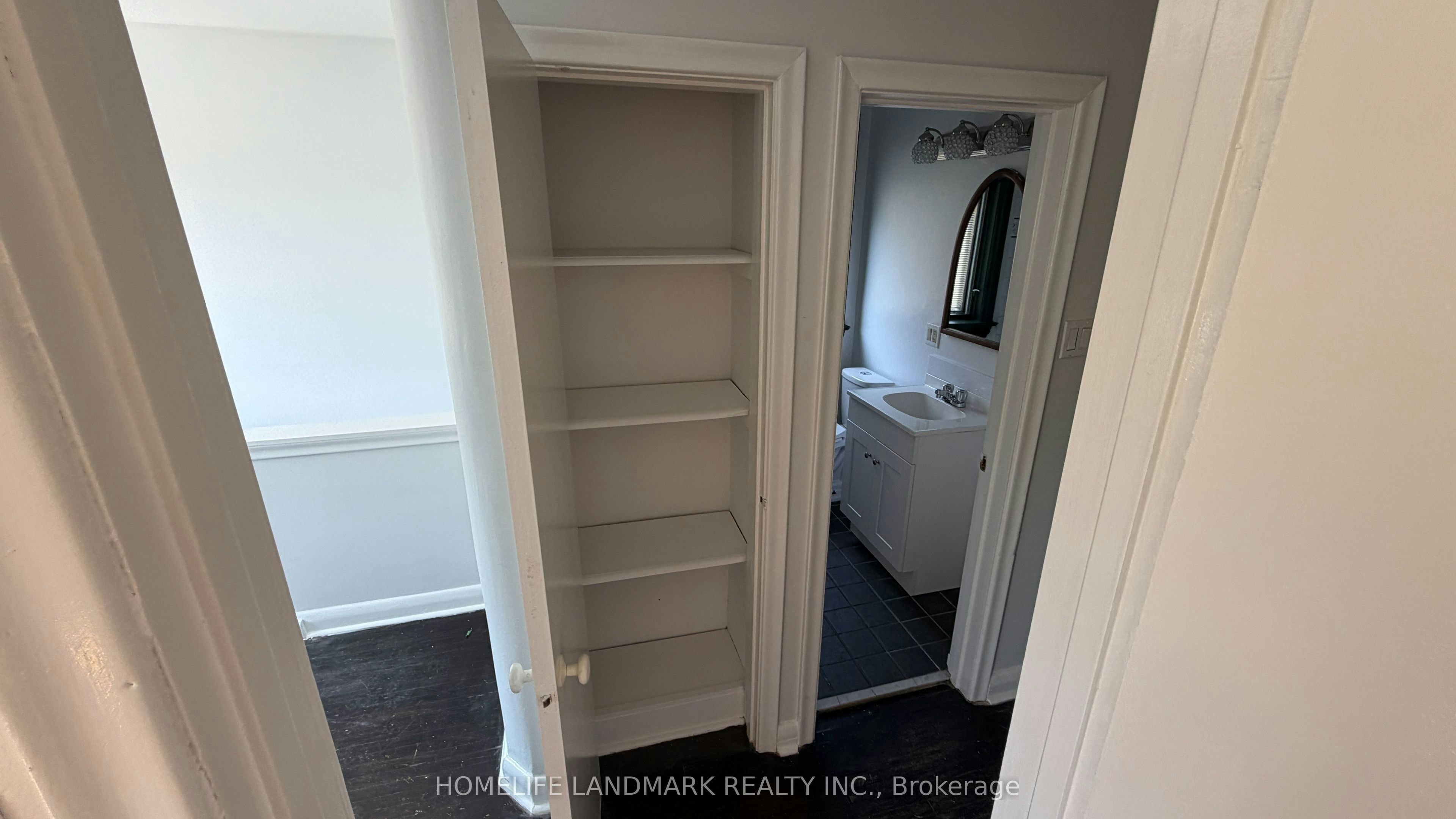 702 Sheppard Ave E Avenue E, Toronto, ON, M2K 1B7 - 25
