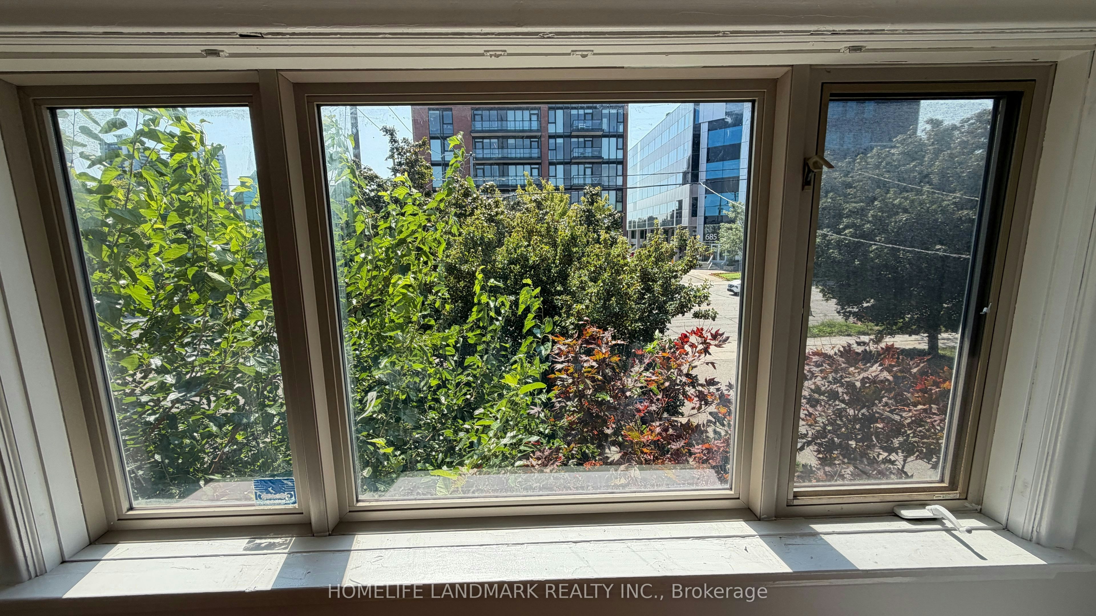 702 Sheppard Ave E Avenue E, Toronto, ON, M2K 1B7 - 23