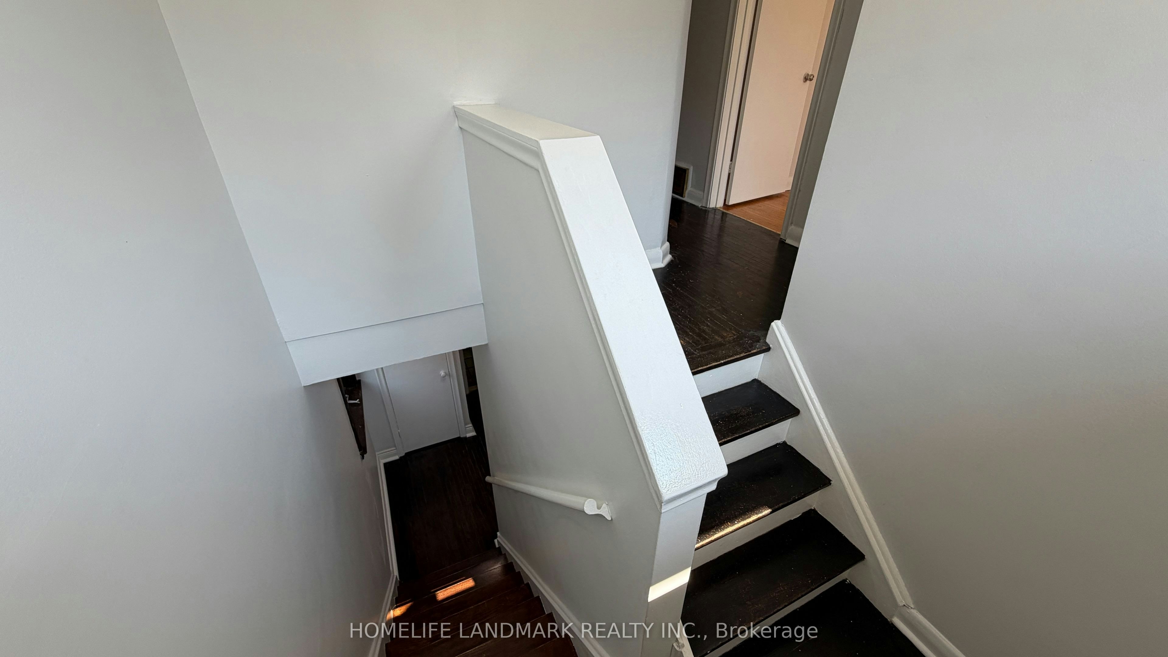 702 Sheppard Ave E Avenue E, Toronto, ON, M2K 1B7 - 20