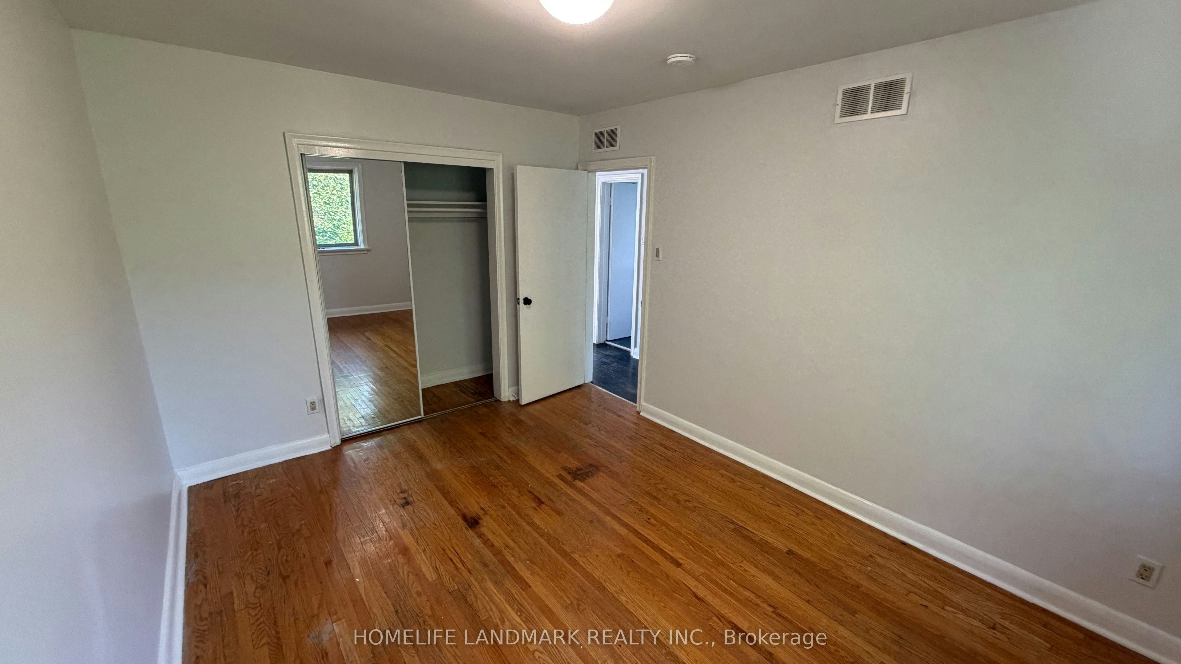 702 Sheppard Ave E Avenue E, Toronto, ON, M2K 1B7 - 29