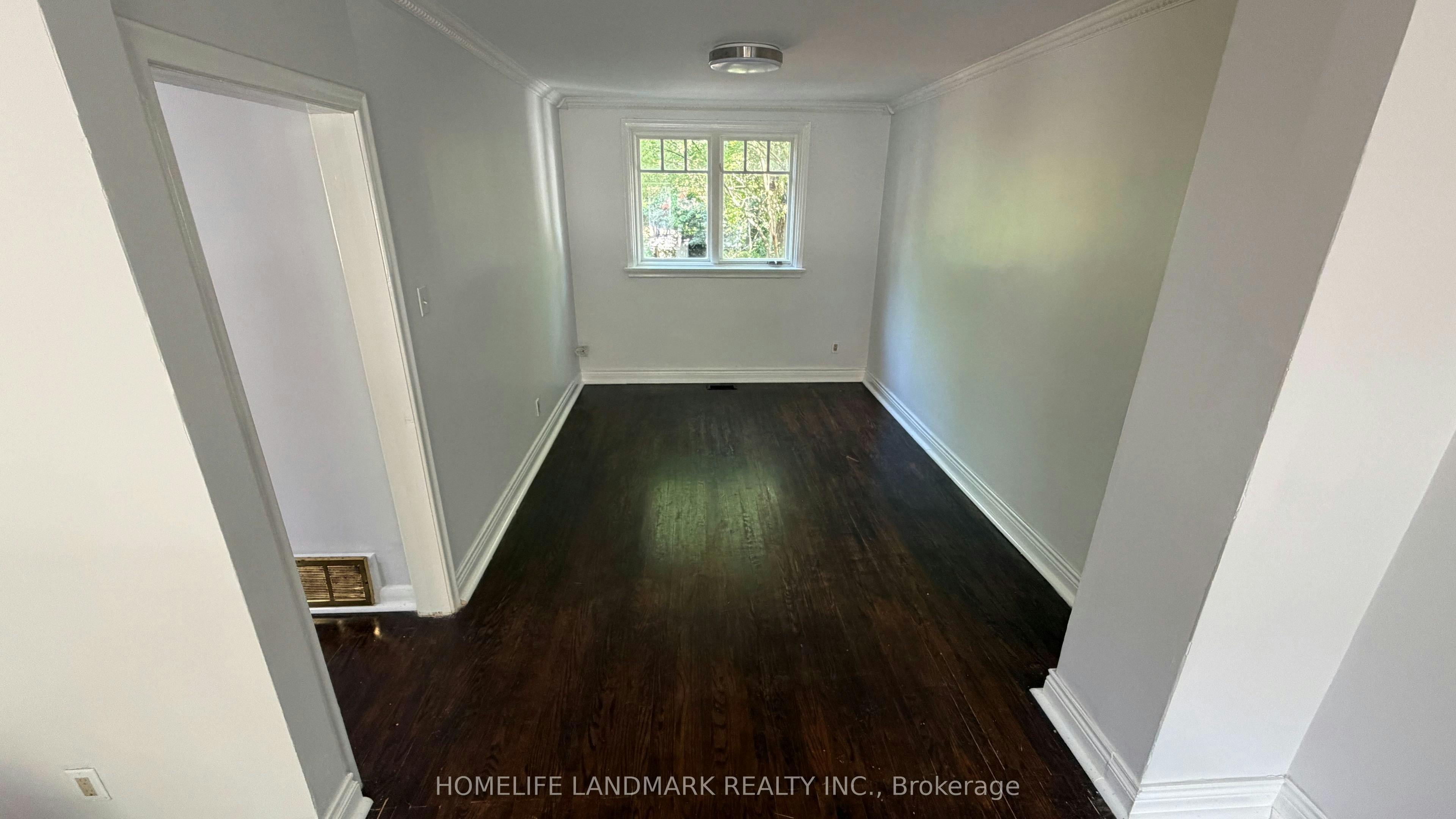 702 Sheppard Ave E Avenue E, Toronto, ON, M2K 1B7 - 8