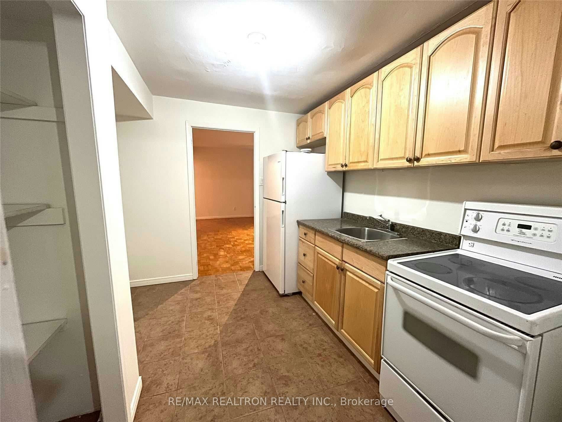 B-485 Oriole Parkway, Toronto, ON, M5P 2H9 - 4
