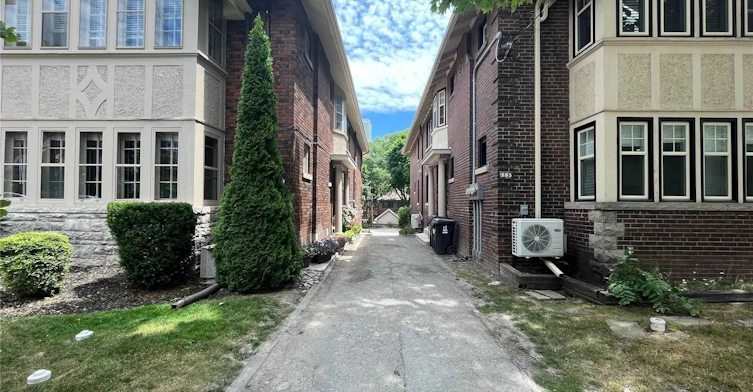 B-485 Oriole Parkway, Toronto, ON, M5P 2H9 - 2