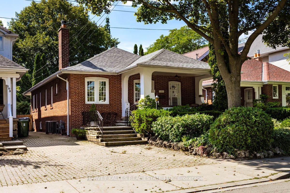 109 Old Orchard Grove, Toronto, ON, M5M 2E1
