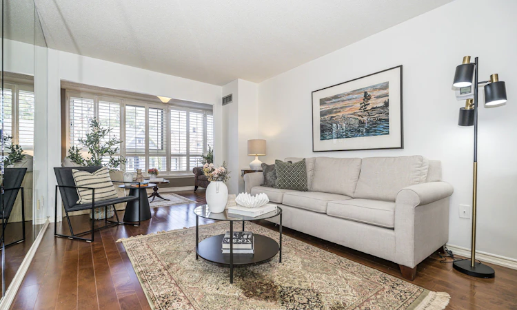 319-225 Davenport Road