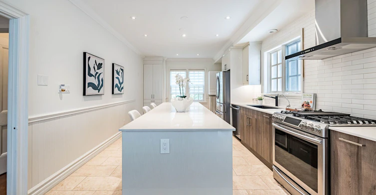 63 Highland Avenue, Toronto, ON, M4W 2A2 - 15