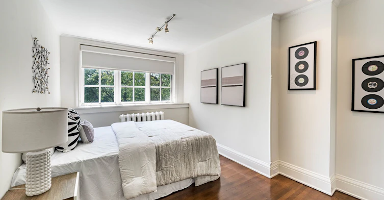 63 Highland Avenue, Toronto, ON, M4W 2A2 - 40