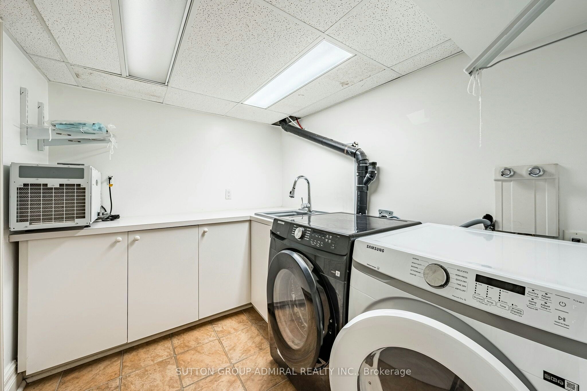 63 Highland Avenue, Toronto, ON, M4W 2A2 - 45