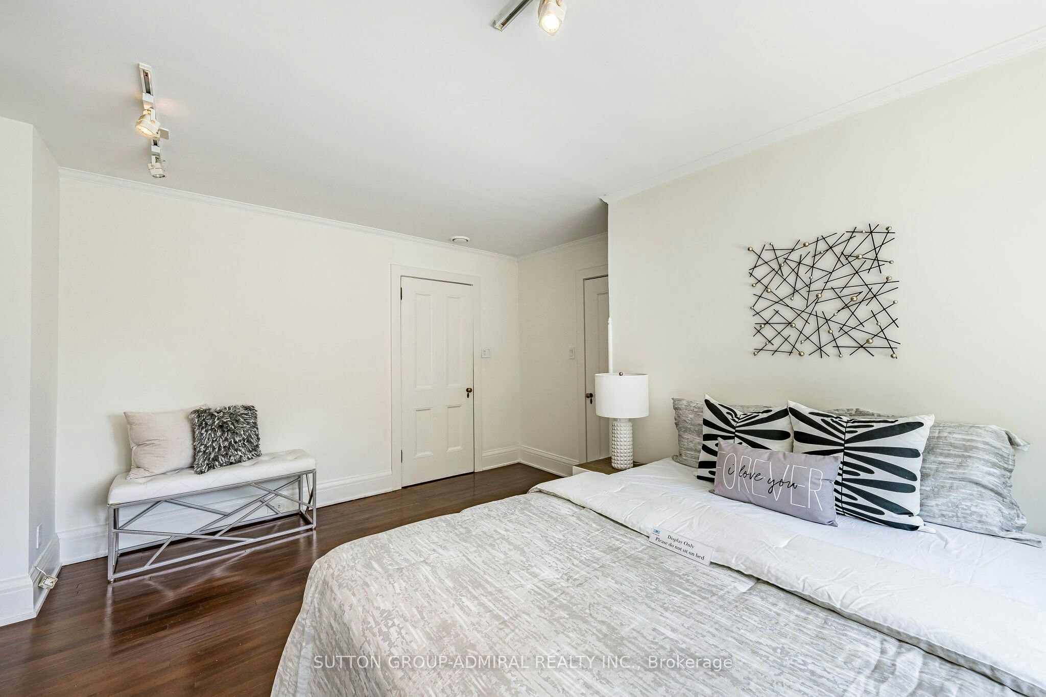 63 Highland Avenue, Toronto, ON, M4W 2A2 - 41
