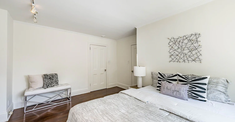 63 Highland Avenue, Toronto, ON, M4W 2A2 - 41