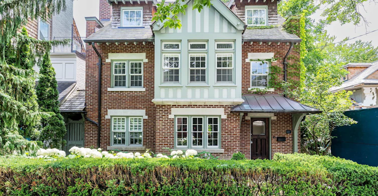 63 Highland Avenue, Toronto, ON, M4W 2A2